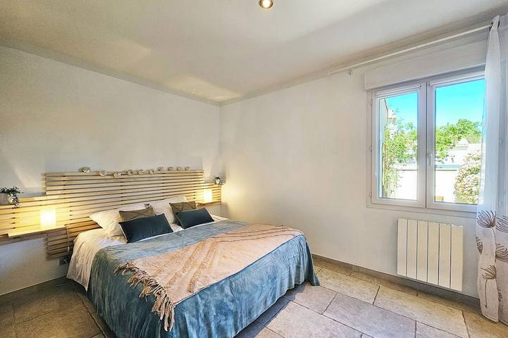 House with swimming pool for seasonal rental-Lubéron/ Saint- Saturnin- Lès- Apt in Saint-Saturnin-lès-Apt, Parque natural regional del Luberon