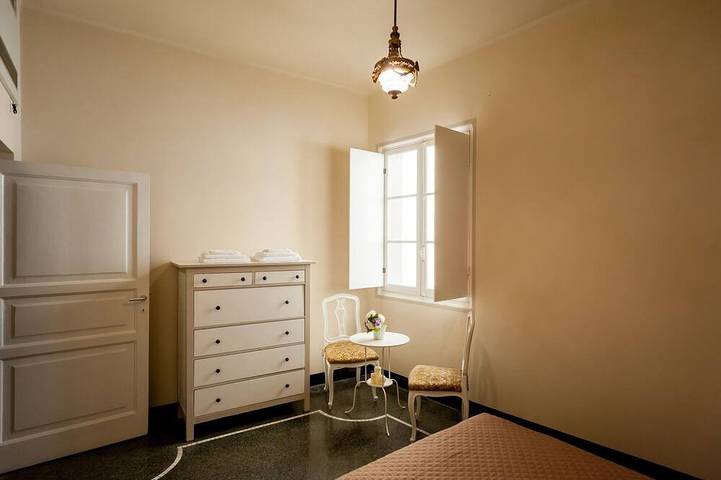 Appartamento intero, Old Genoa apartment - 100 metri Acquario,  terrazza vista mare, famiglie in Genova (Città), Genoa