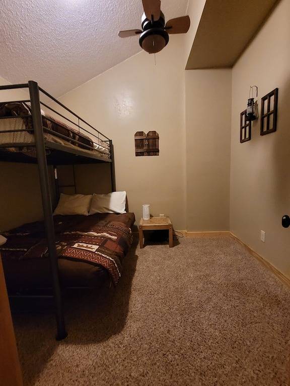 Vacation rental for 8 people, with yard and balcony as well as sauna and hot tub in Rocky Mountain National Park