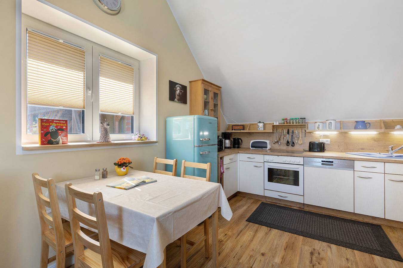 Ganze Wohnung, Ferienwohnung 'Schafstube' mit Gemeinschaftsterrasse, Gemeinschaftsgarten und Wi-Fi in Zeschdorf, Märkisch-Oderland