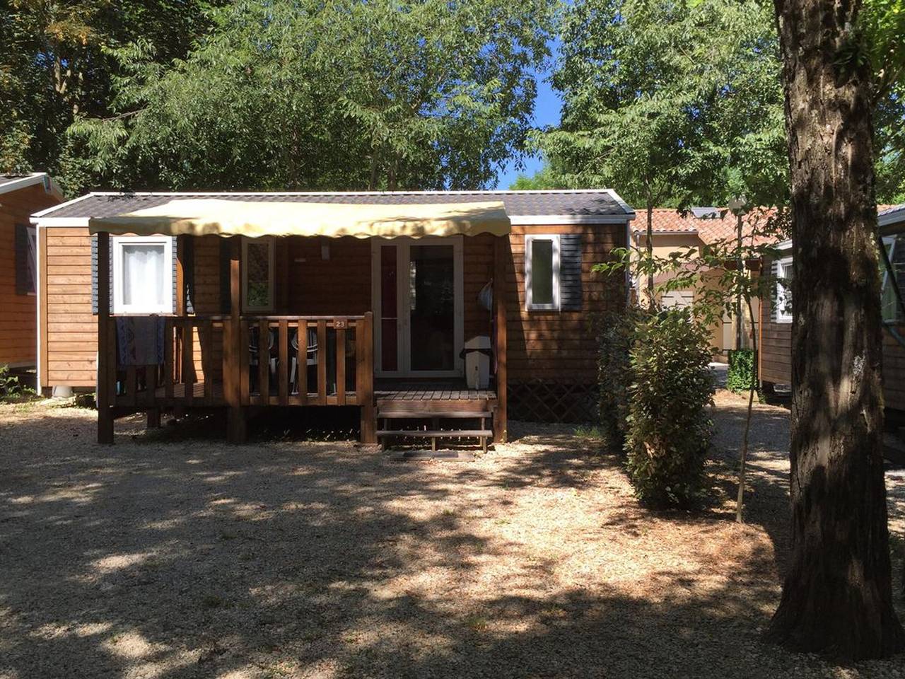 Mobilheim mit Terrasse in Salavas in Salavas, Gorges de l’Ardèche