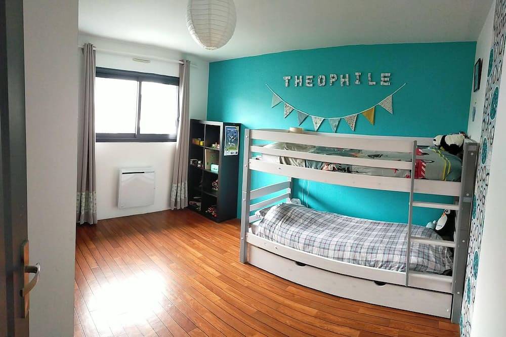 Bright house ideal for family in Vannes, Côte des Mégalithes