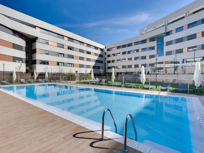 Apartamento para 2 personas, con terraza y piscina en Alcobendas