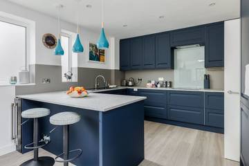 Vacation Rental for 4 Guests in Bournemouth, South West England, Picture 2