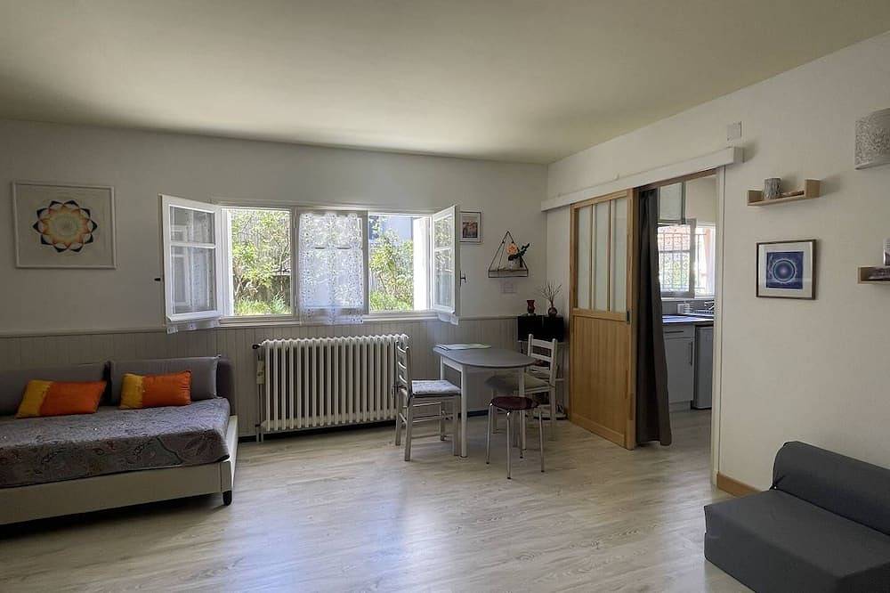 Entire apartment, Studio in residential area with garden in Vernet-les-Bains, Parc naturel régional des Pyrénées catalanes