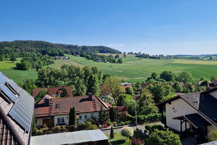 Ganze Wohnung, Ferienwohnung Saller - Ferienhaus mit Wintergarten und schöner Aussicht in Weißenbrunn, Oberfranken