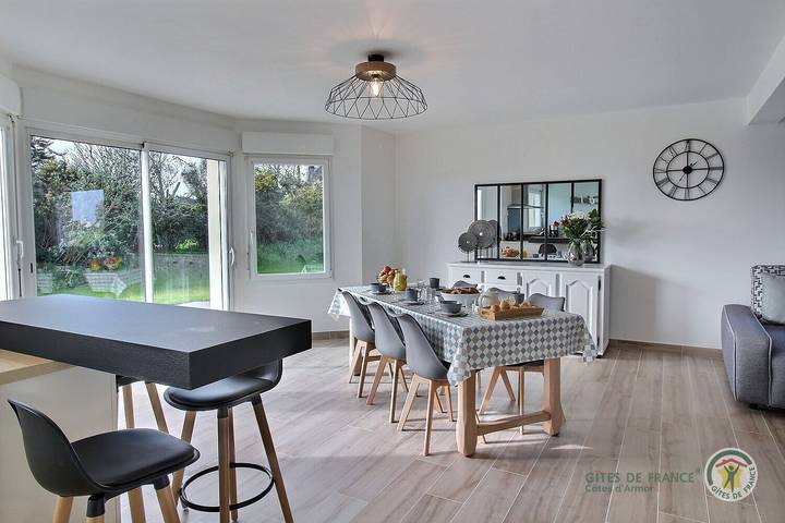 Gîte pour 6 personnes, avec Terrasse et Jardin à Lanmodez