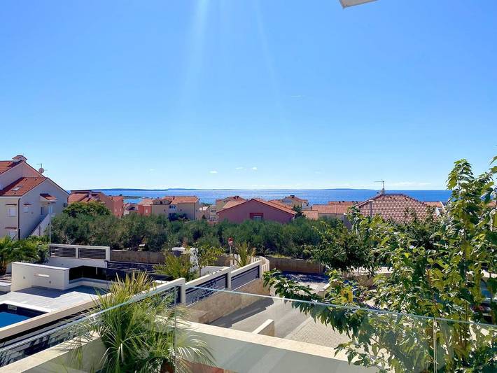 Villa für 8 Personen, mit Whirlpool und Garten in Novalja - 2