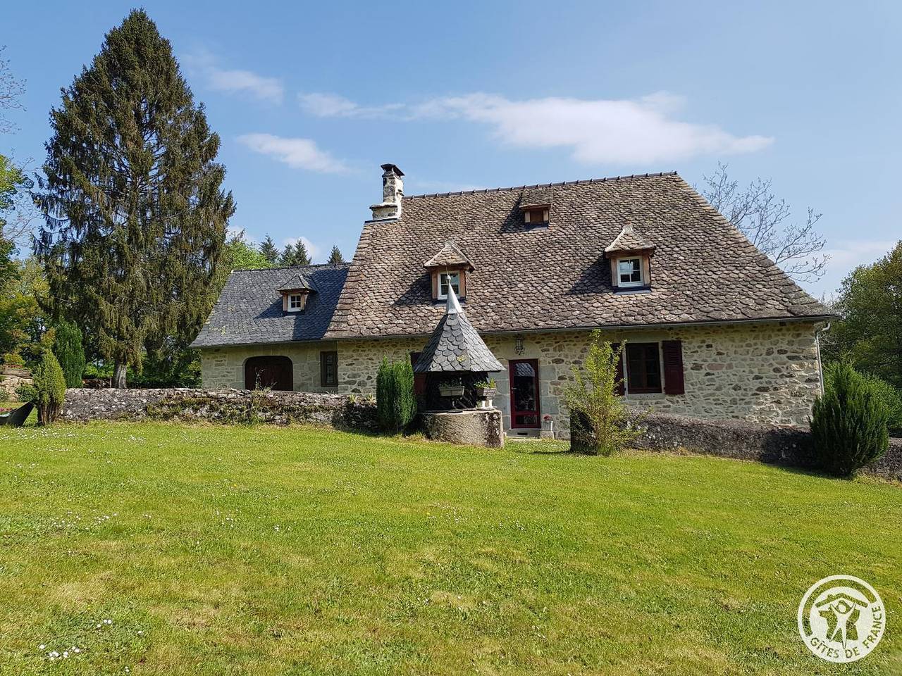 Gite am Flussufer mit TV und Garten in Latronche, Tulle und Umgebung
