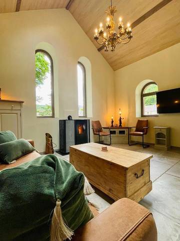 Gîte pour 2 personnes, avec vue ainsi que piscine et jardin à Haybes