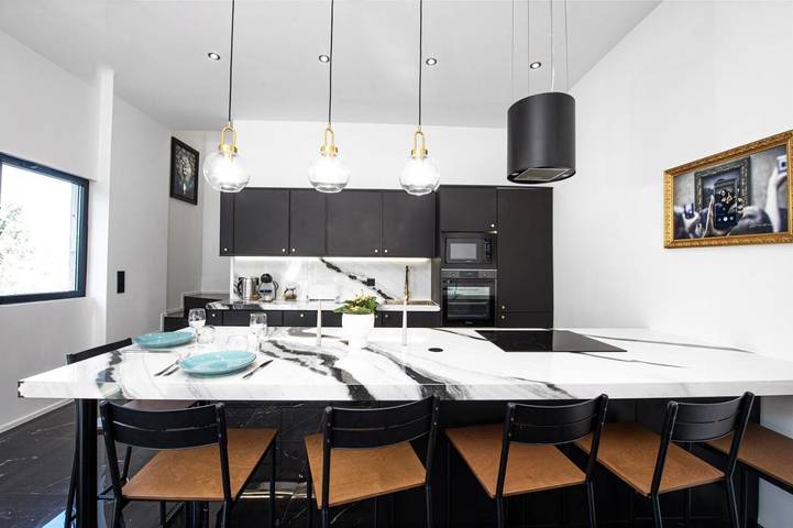 Location de vacances pour 3 personnes, avec vue et jardin à Sainte-Agnès - 2