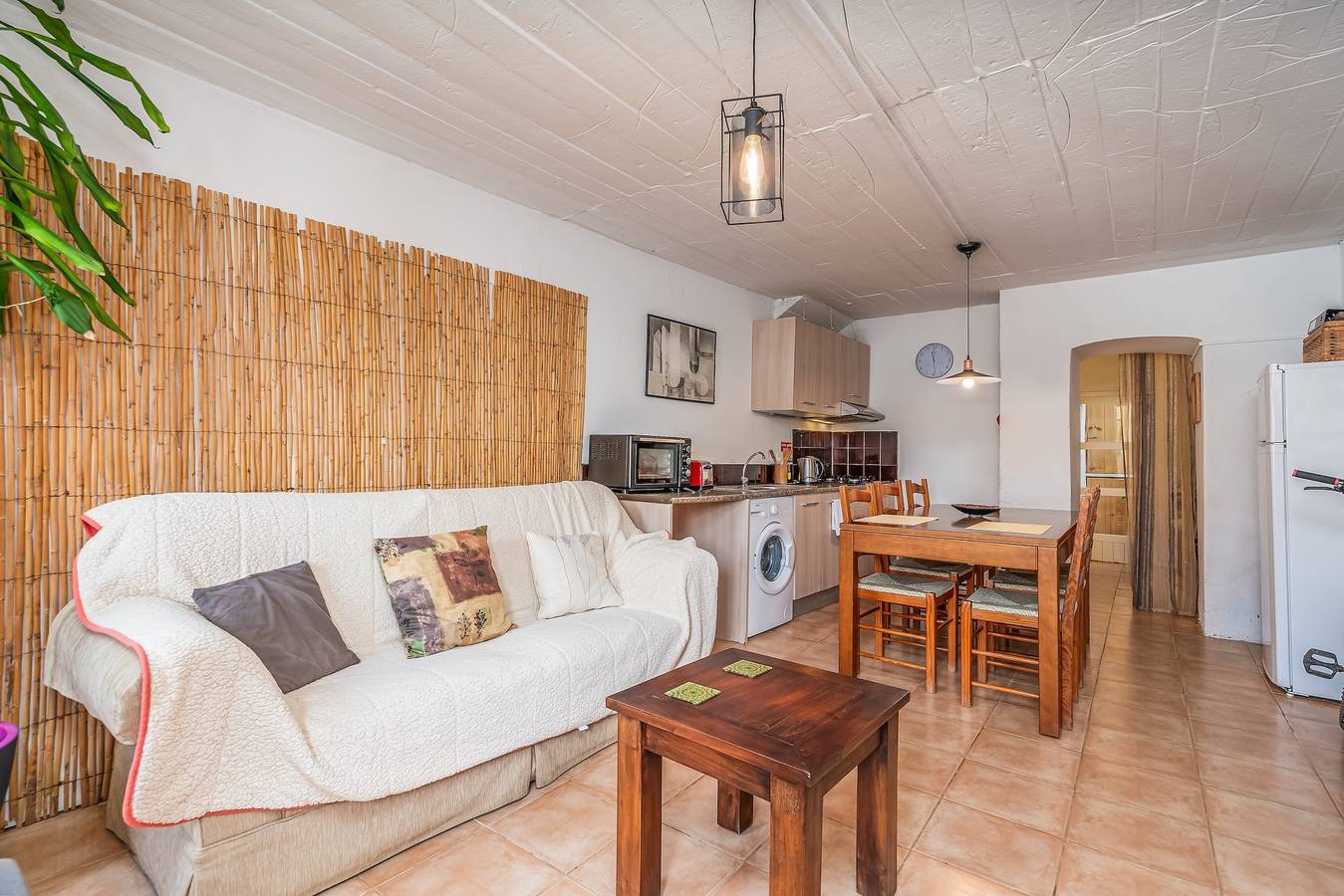Holiday Home "Casa da Praia 2" with Sea View, Terrace & Wi-Fi in Praia do Burgau, Parque Natural do Sudoeste Alentejano e Costa Vicentina