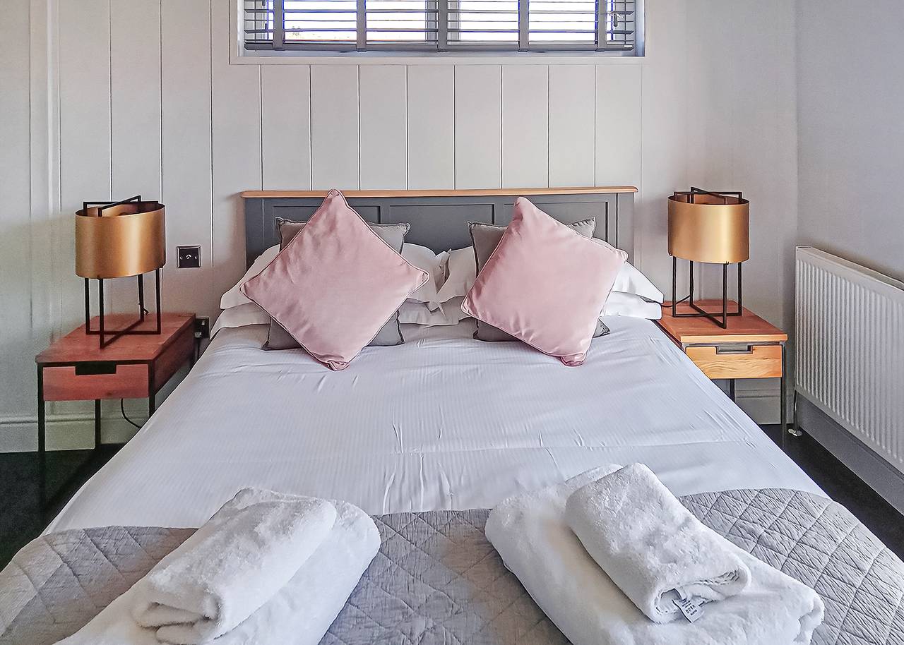 Elite Spa Lodge 3 in Greenham, Berkshire