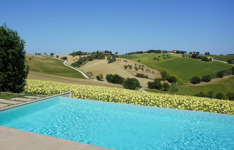 Casa vacanza per 2 persone, con Terrazza e Giardino nonché Piscina e Panorama a Corinaldo