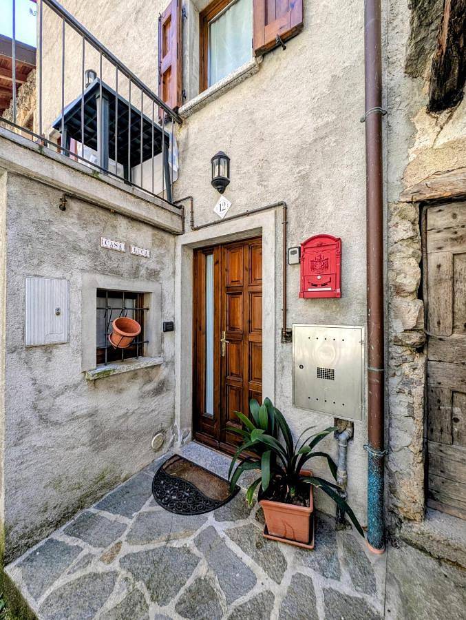 Casa Luca in Santa Maria Rezzonico, Comune di San Siro