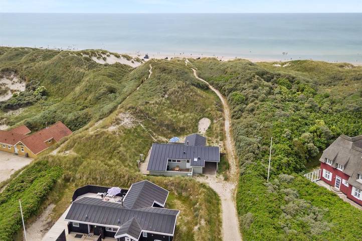 Ferieudlejning for 8 personer, med terrasse i Blokhus