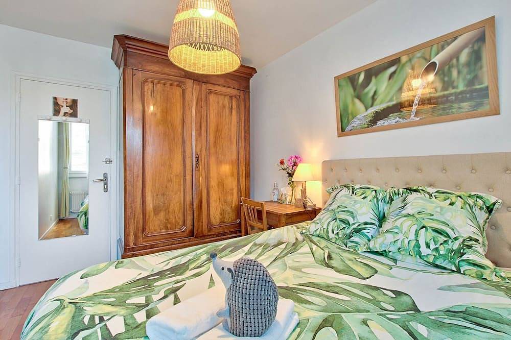 Entire apartment, “L’Authentique”: soothing and rural! Air conditioning and free/secure parking! in Villeurbanne, Rhône