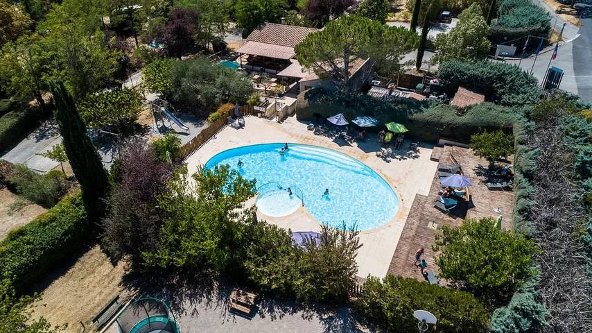 Mobil home pour 6 personnes, avec terrasse, animaux acceptés à Forcalquier - 2