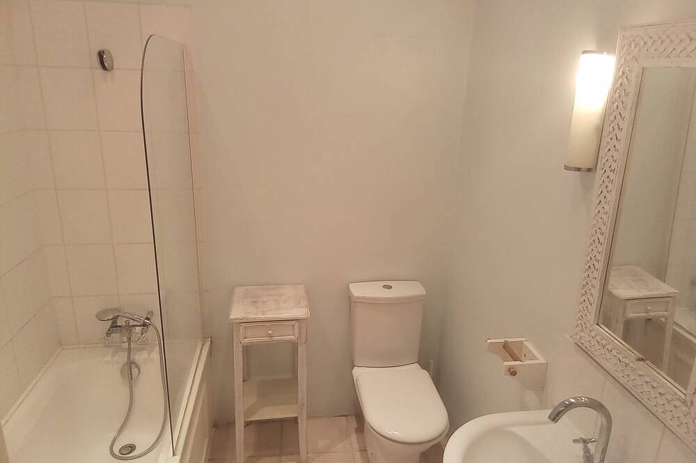 Grand old Villa with pool in the heart  of  Capestang town (on the Canal du Midi) in Capestang, Canal du Midi