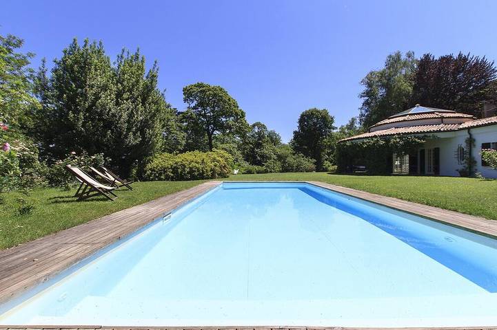 Villa für 12 Personen, mit Terrasse und Garten