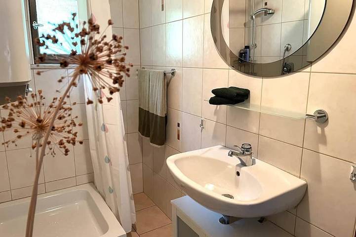 Alleinlage - wohnen und schlafen mitten im Wald (4 Personen) in Wilhelmsthal, Frankenwald