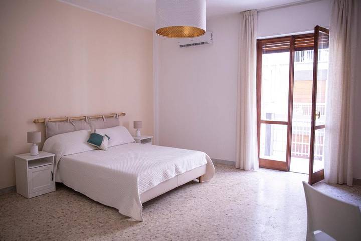 BnB für 2 Personen, mit Balkon in Bari