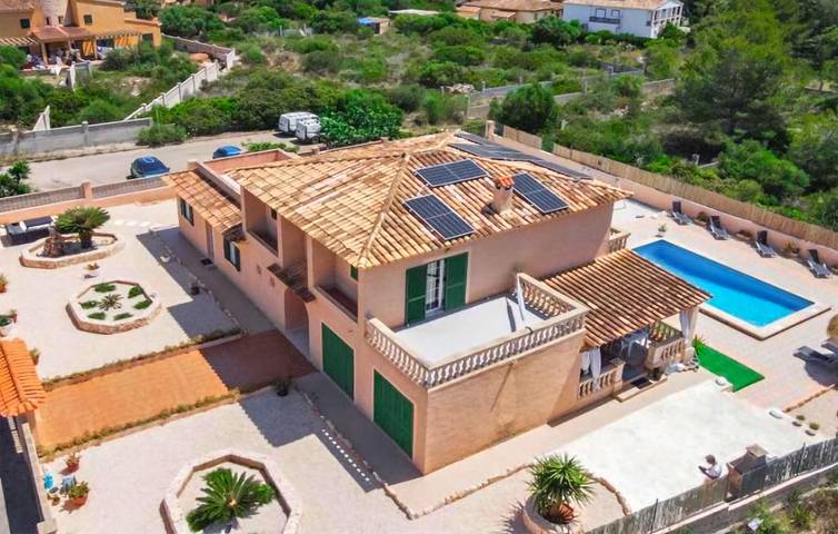 Ferienhaus für 8 Personen, mit Terrasse und Garten sowie Pool in Calas de Mallorca - 2