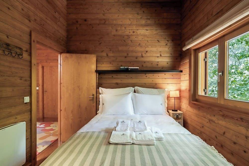 Wooden house with private pool - Prado do Xisto in Braga, Braga Distrikt