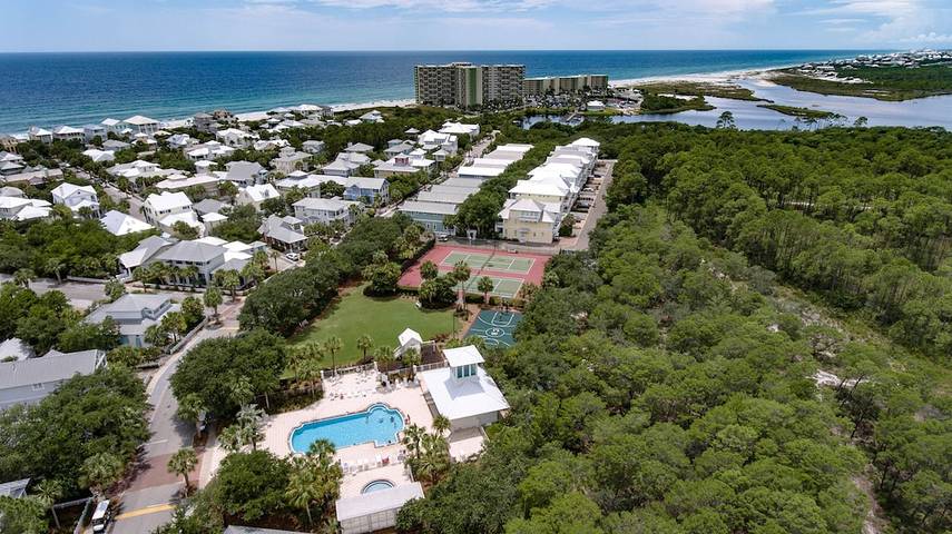 Vacation house for 12 people, with pool and balcony in Florida-30A