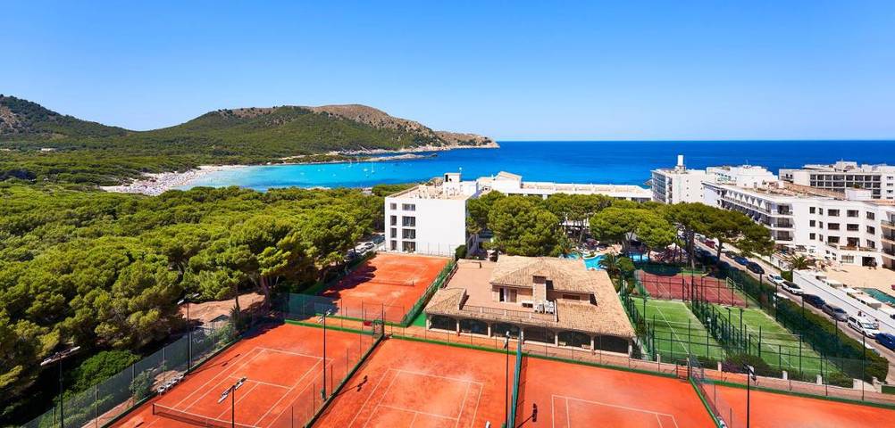 Hotel für 3 Personen, mit Balkon und Whirlpool sowie Terrasse und Garten in Cala Agulla - 2
