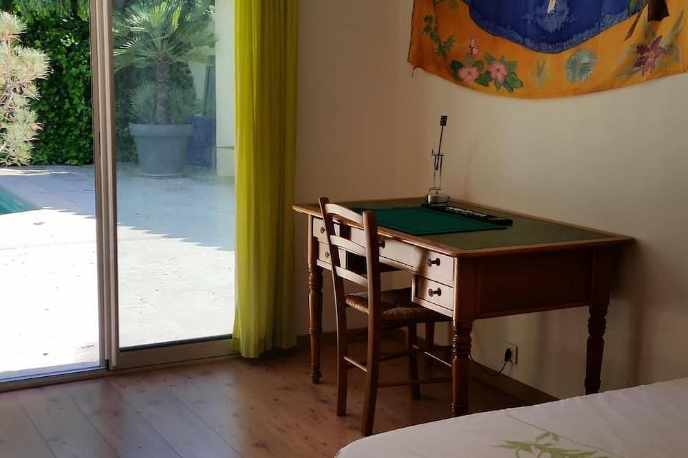 Komfortable Villa mit privatem Pool und Garten, 15 Minuten vom Meer entfernt. in Tanneron, Draguignan Region