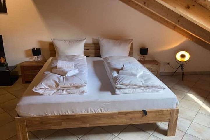 Ganze Wohnung, Schöne Ferienwohnung \"Hubertus\" im Dachgeschoss in Holzkirchen, Landkreis Miesbach