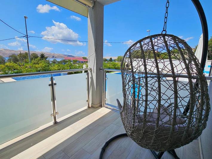 Ferienwohnung für 6 Personen, mit Ausblick und Garten sowie Pool in Karlobag - 3