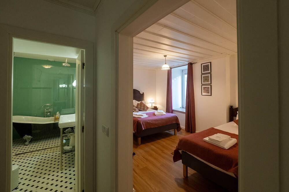 Assento Gerês | Grand Eco-Retreat - jacuzzi views in Lindoso, Gerês