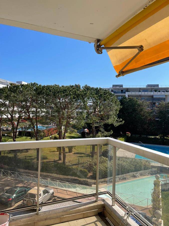Gîte pour 4 personnes, avec piscine ainsi que vue et terrasse dans Port du Cros de cagnes - 2