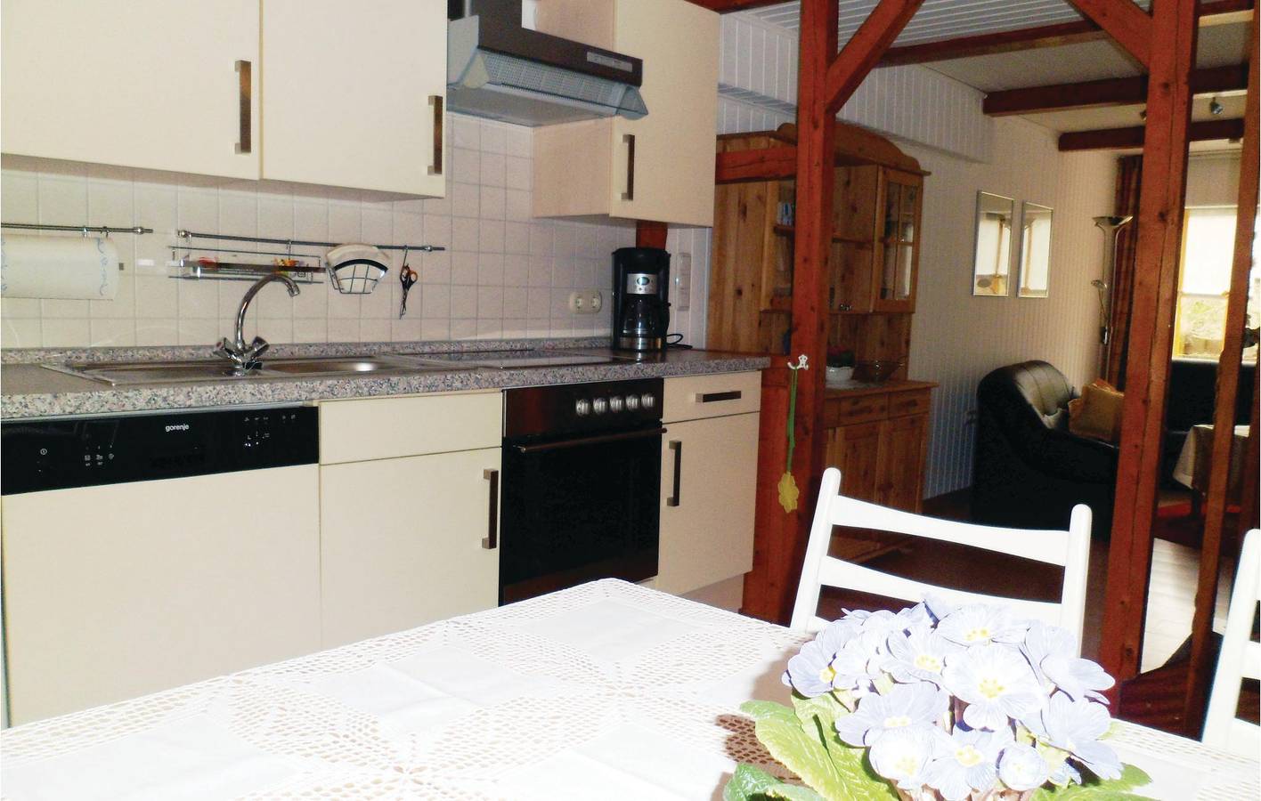 Ganze Ferienwohnung, Modernes Appartement mit Terrasse & Parkplatz, 2km nach Gembeck in Twistetal, Waldecker Land