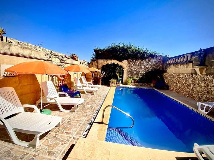 Casa de férias para 12 pessoas, com jardim e piscina e ainda vista, com animais de estimação - 1