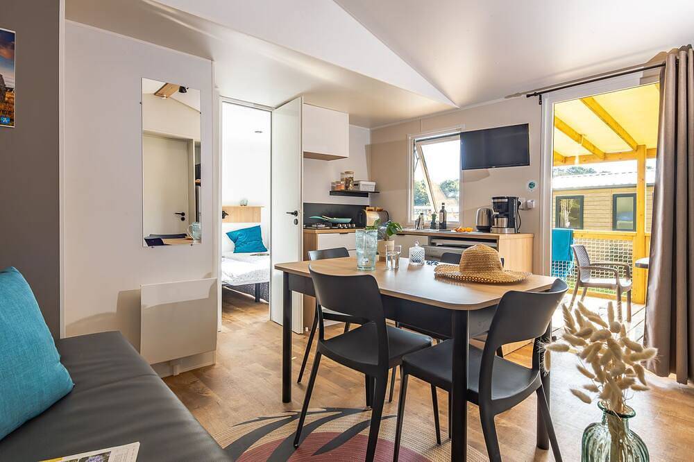 Camping 4* | Mobil-home 6p  | Piscine intérieure in Monterblanc, Regional Natural Park of the Golfe du Morbihan