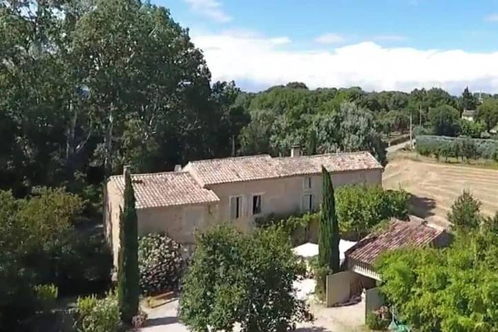 Gîte pour 14 personnes, avec jardin
