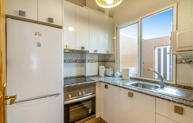Ganze Ferienwohnung, Vermietung am Strand mit WiFi, Parkplatz, Klimaanlage und Mikrowelle in Santiago de la Ribera, San Javier