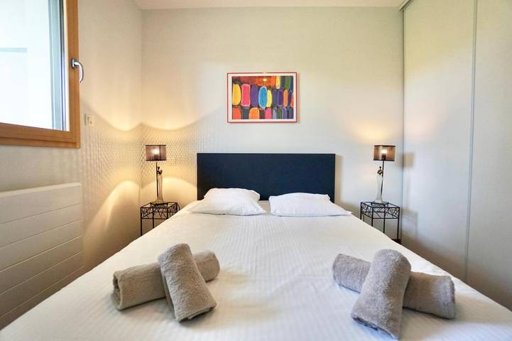 Gîte pour 2 personnes, avec terrasse et jardin dans Plage du Pérello - 3