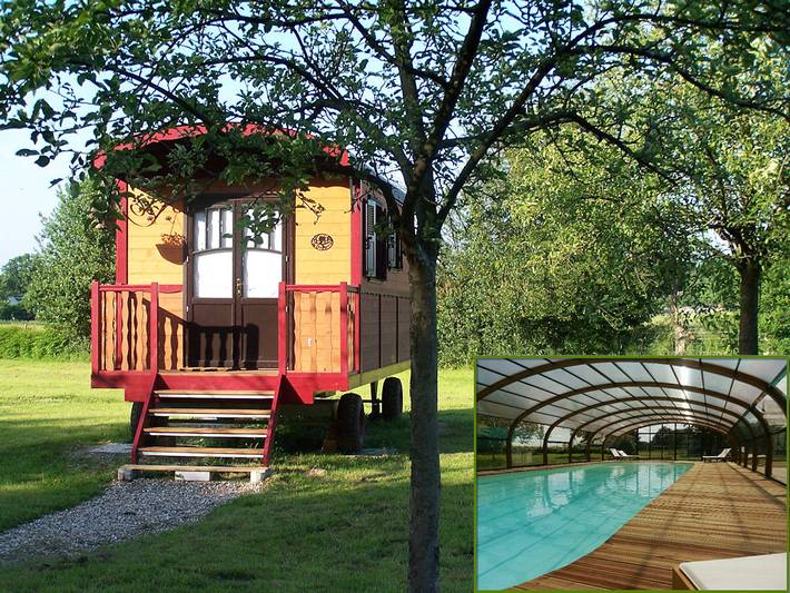 Gîte pour 4 personnes, avec jardin et piscine ainsi que jacuzzi et balcon