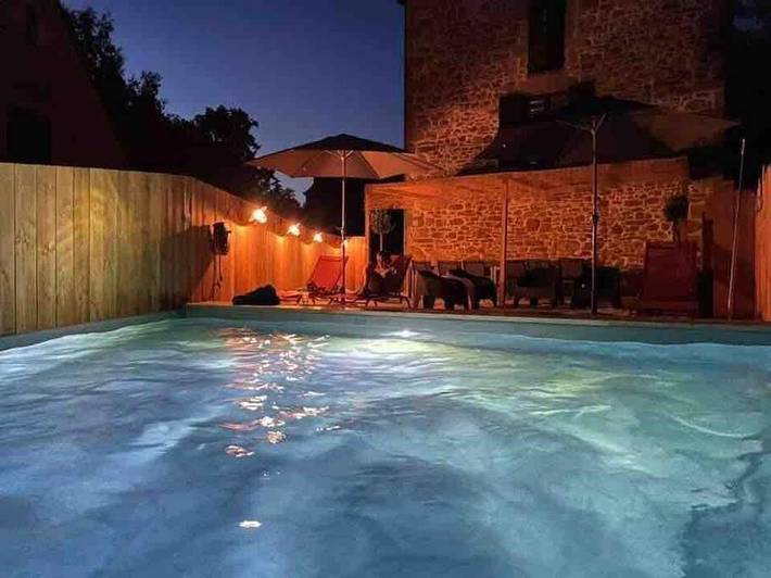 Location de vacances pour 12 personnes, avec jardin ainsi que piscine et terrasse, animaux acceptés à Saint-Julien-de-Lampon - 3