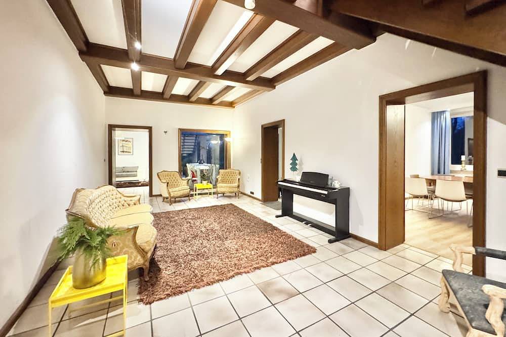 Vacation home Villa Emg Düsseldorf Venlo Kempen 22P in Tönisvorst, Lower Rhine