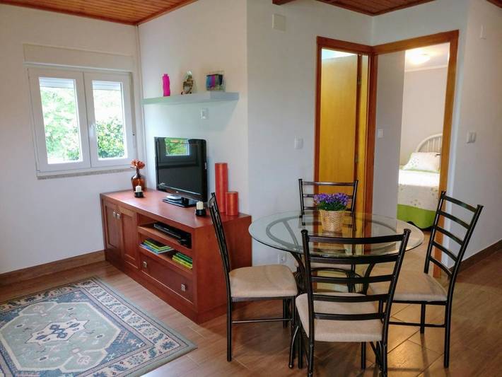 Location de vacances pour 5 personnes, avec vue sur le lac ainsi que vue et jardin dans Rendufe - 2