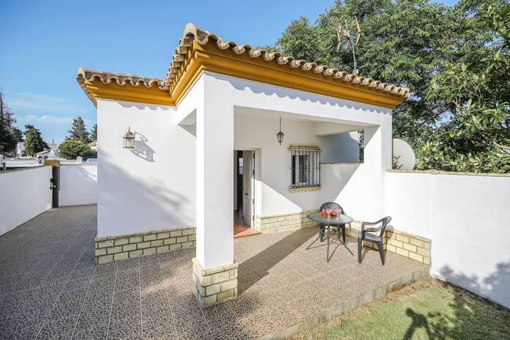 Casa de vacaciones "Los Paraisos 1" con Wi-Fi, jardín, terraza y piscina compartida in Fuente del Gallo, Conil de la Frontera