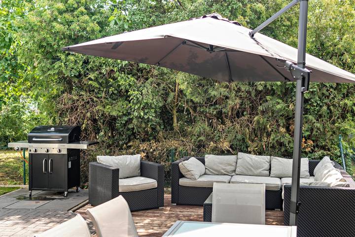 Ferienhaus für 9 Personen, mit Balkon und Garten