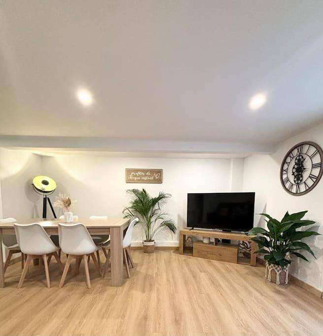 Two-Bedroom House in Châtillon, Hauts-de-Seine