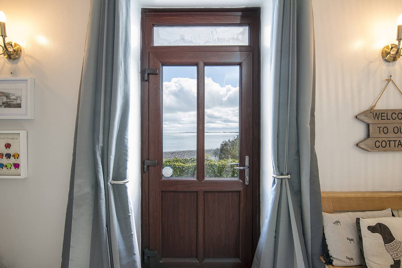 Black Hall Cottage in Amroth, Pembrokeshire