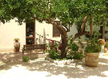 Chambre d’hôte pour 2 personnes, avec jardin et piscine, adapté aux familles à San Vito Lo Capo